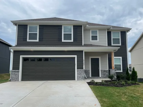 9142 SW 2nd St, Lees Summit, MO 64064