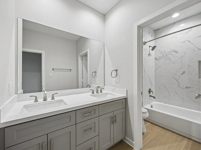 2329 Austin Ave N #B — Photo 11