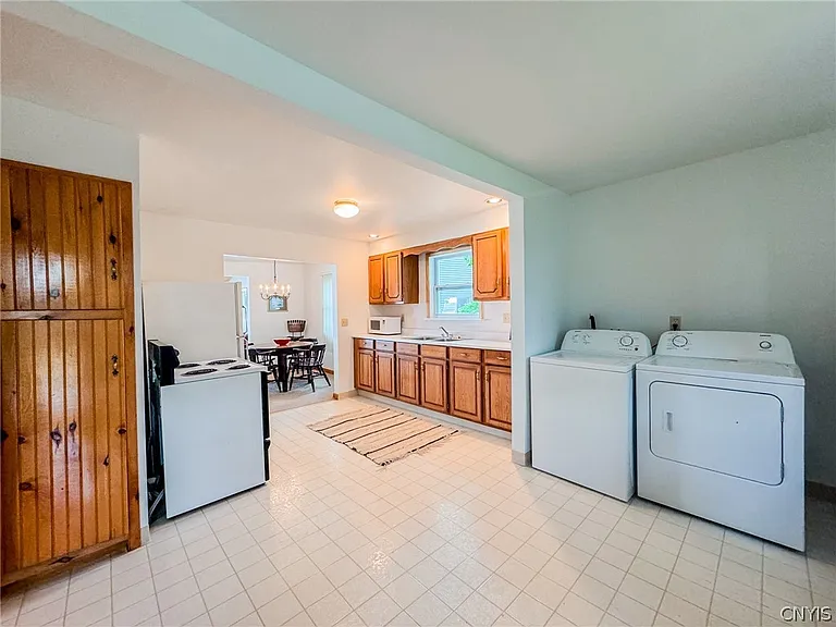 340 Poplar Bch — Photo 18