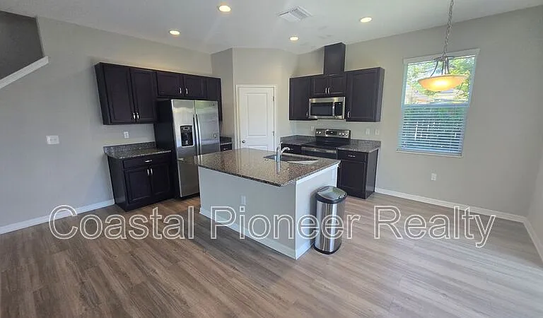 2203 E 23rd Ave — Photo 7