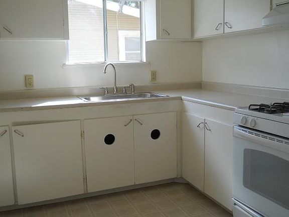 3rd image of 83 Locust Ave