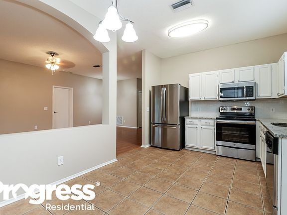 5th image of 27423 Sky Lake Cir