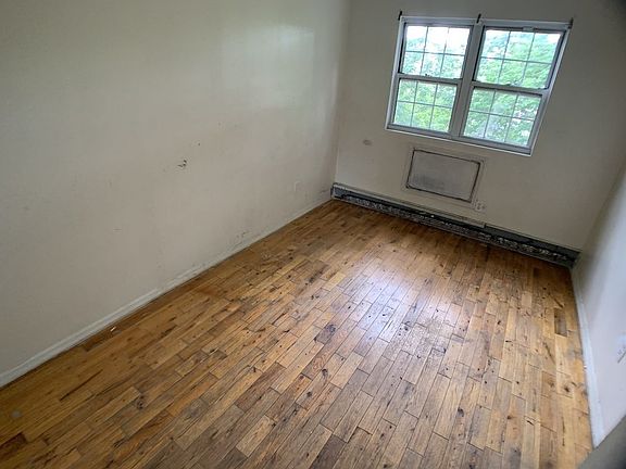 3rd image of 259 Milford St