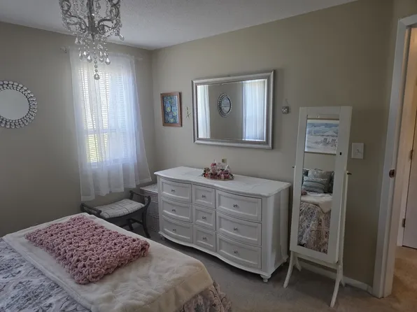 26 Granby Hts #26, Granby, MA 01033