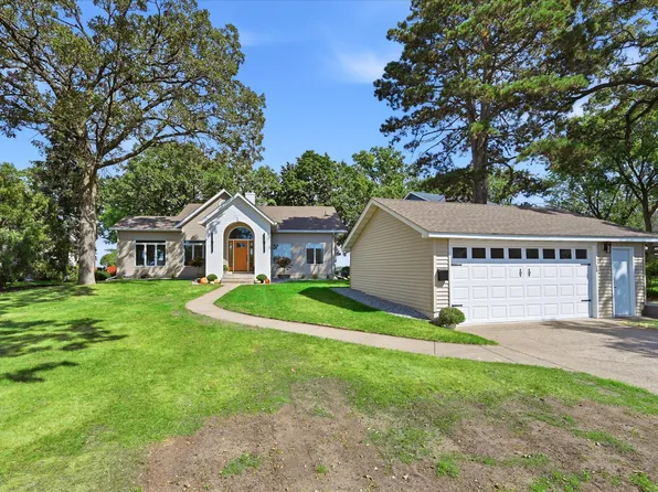 7 S Shore Dr, Forest Lake, MN 55025
