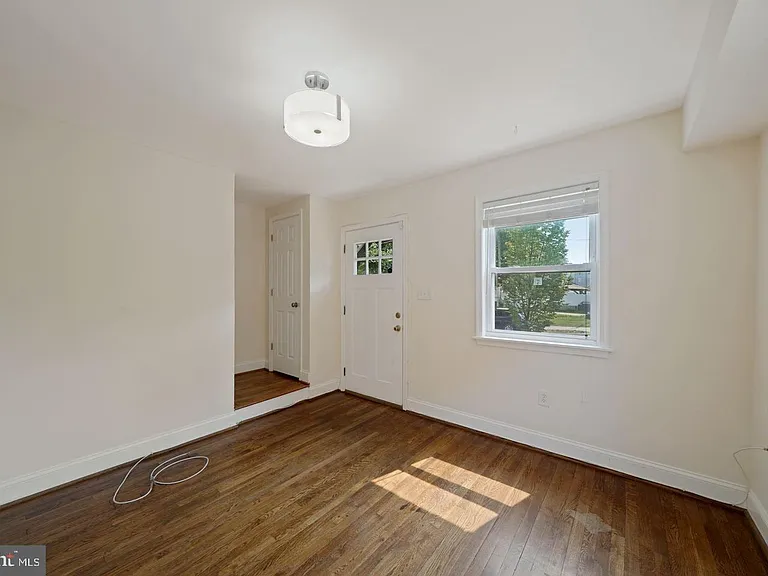 3243 15th Pl SE — Photo 4