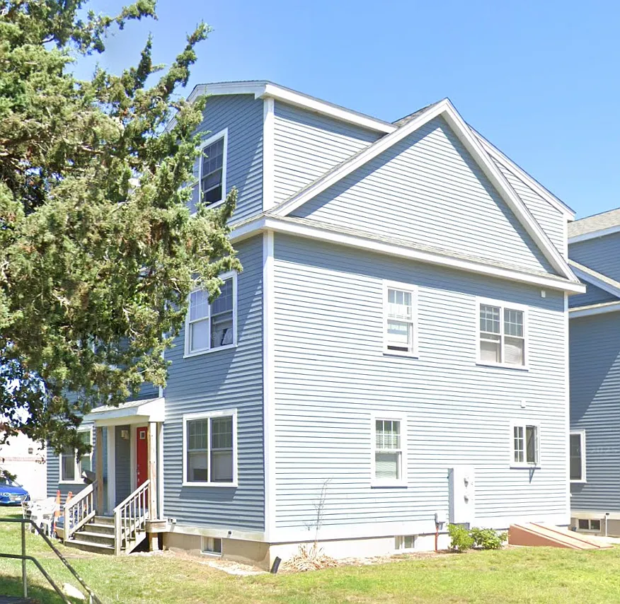 3 bed, 1.5 bath, 2200 sqft, $3,300 — Photo 1