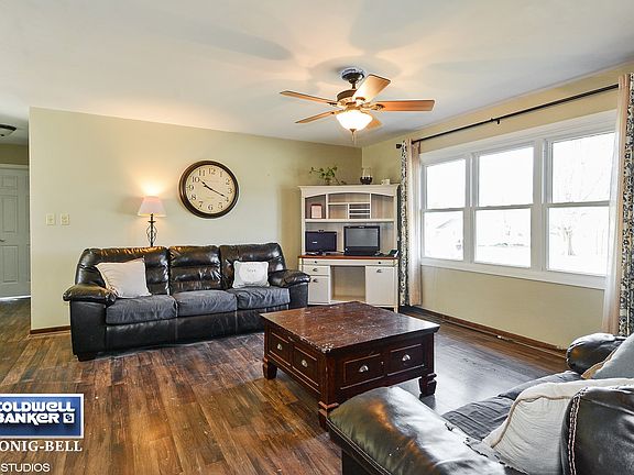 3rd image of 138 N Nina St