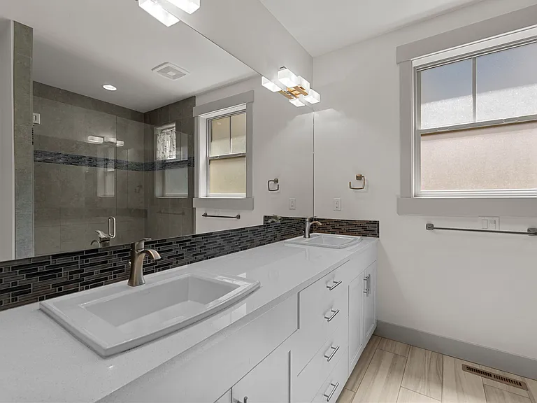1496 NW Discovery Park Dr — Photo 48