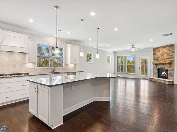 5th image of 5777 Nantucket Row