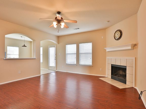 4th image of 3108 Kennedy Dr