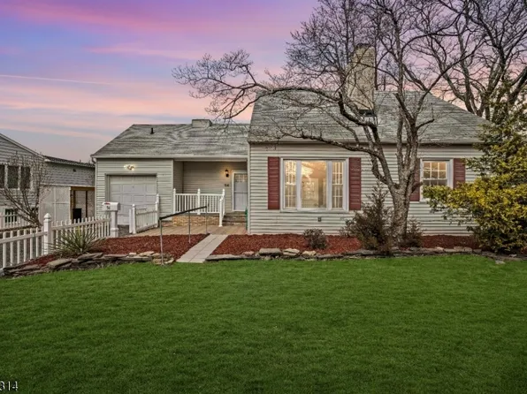 94 Cedar St, Cedar Grove Twp., NJ 07009