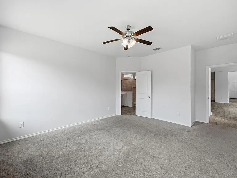 1024 Runnels Ln — Photo 20