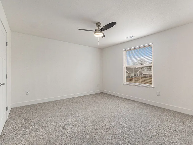 Signature Pointe Apartment Homes — Photo 104