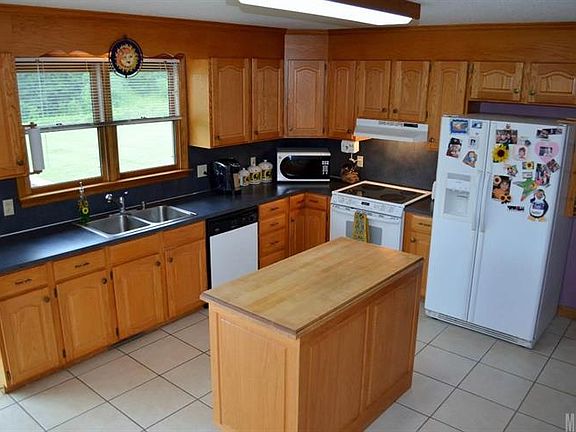 4th image of 151 Bauer Dr