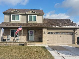 4147 Allegheny Dr, Newport, MI 48166