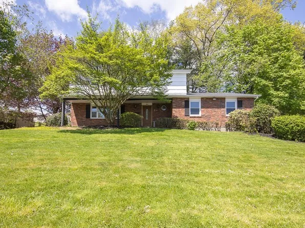 3 Carriage Lane, Spring Valley, NY 10977