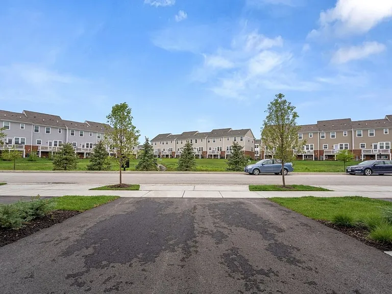 786 Weller Dr — Photo 22