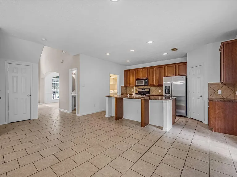 75 N Spinning Wheel Cir — Photo 10