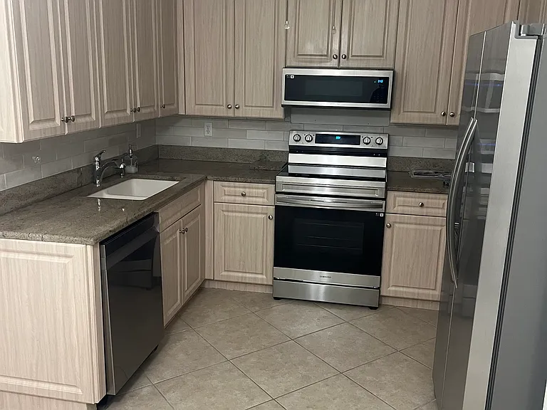 2655 Creek Ln #102 — Photo 4