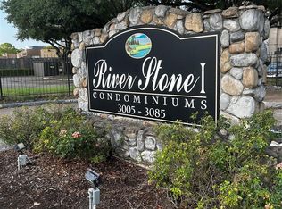 3025 Walnut Bend Ln APT 18, Houston, TX 77042