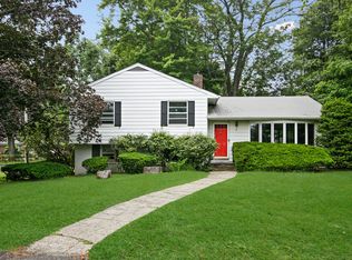 2 Tanglewood Rd, Scarsdale, NY 10583