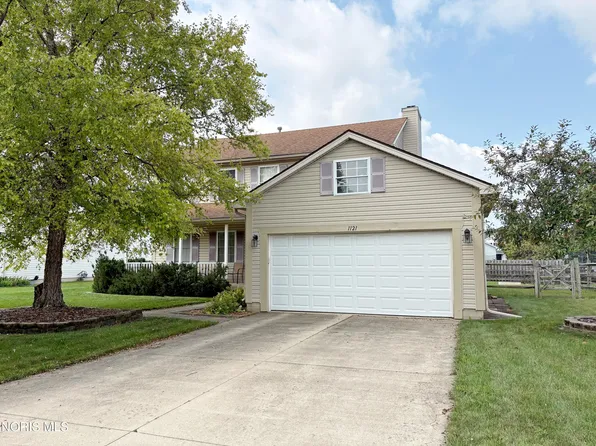 1121 Sandpiper Ln, Bowling Green, OH 43402