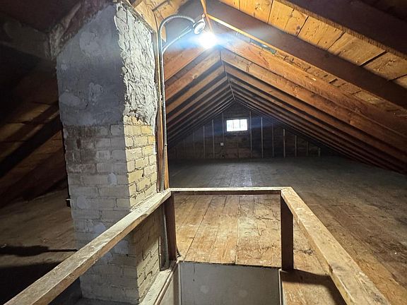 4th image of 934 Ottawa Ave