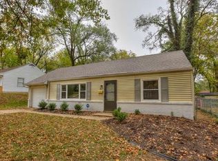 7677 Rainbow Dr, Prairie Village, KS 66208