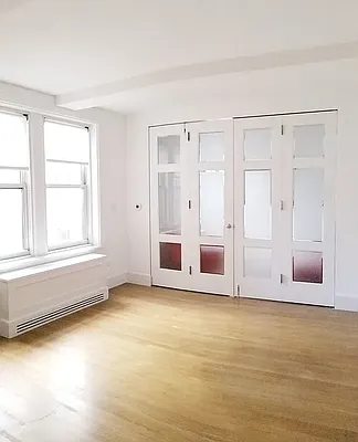 Rented by New York Residence | media 27