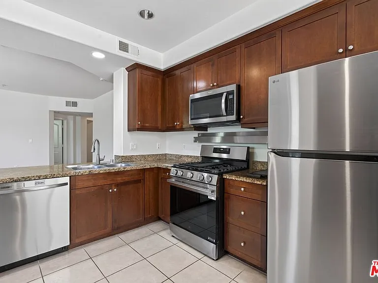 360 Avenue 26 #107 — Photo 13