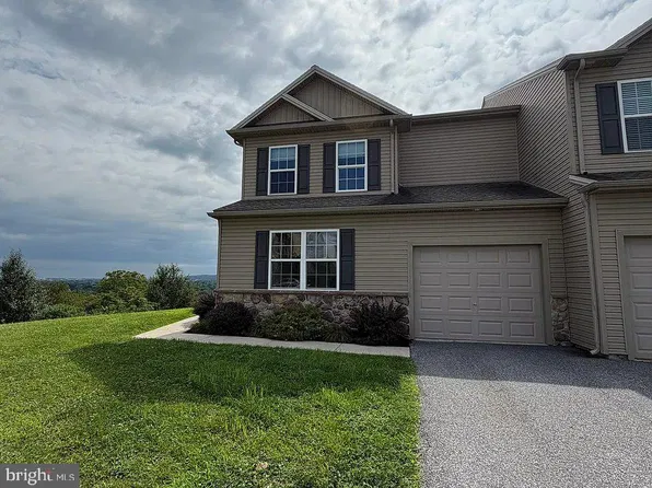 8464 Hamilton St, Hummelstown, PA 17036