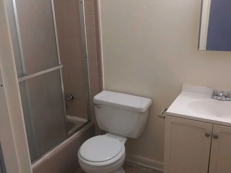 325 Weyer St #1 — Photo 5