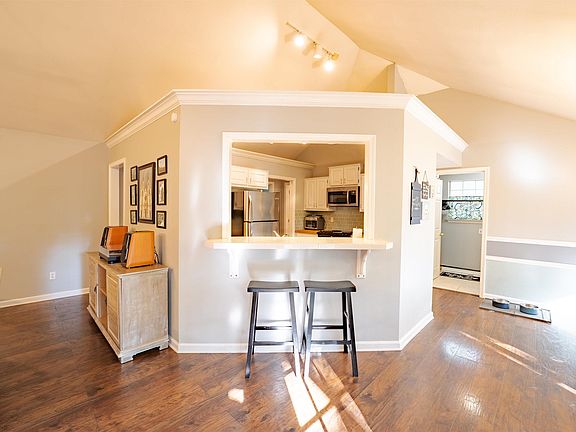 5th image of 11612 Shady Creek Dr