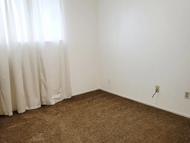 1136 Neal Dow Ave — Photo 13