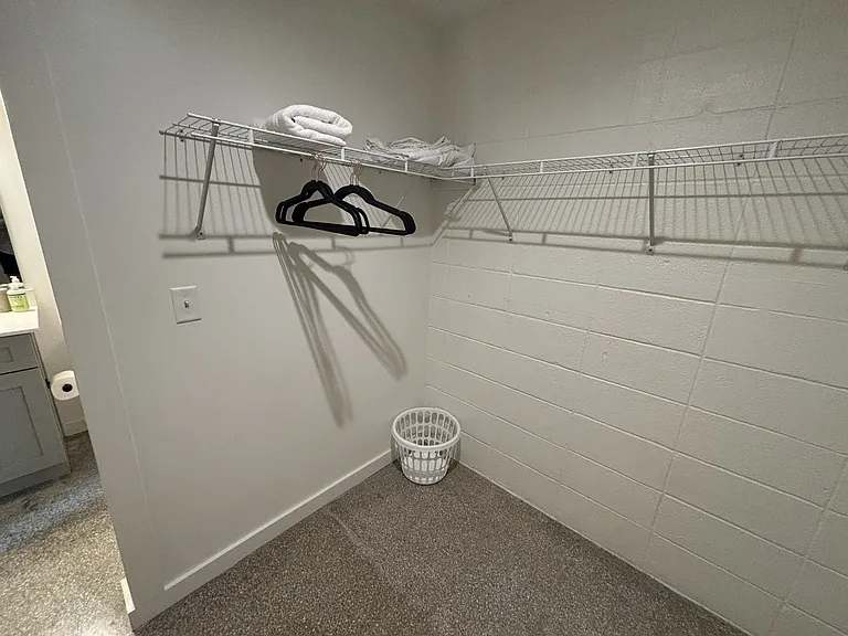 Studio Arms Apartments — Photo 12