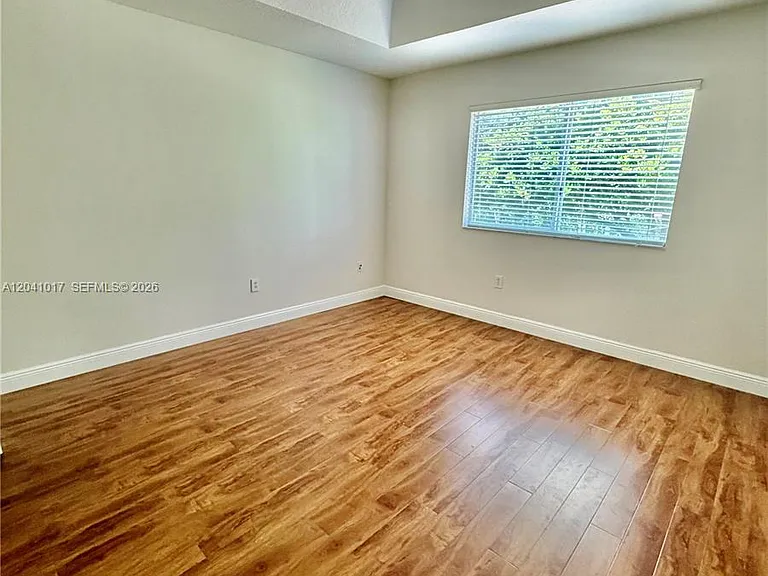 5770 NW 113th Pl — Photo 9