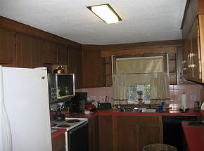 3rd image of 96 Amherst St