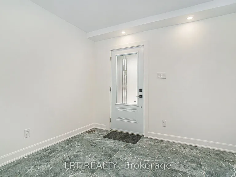 2112 Alta Vista Dr — Photo 4