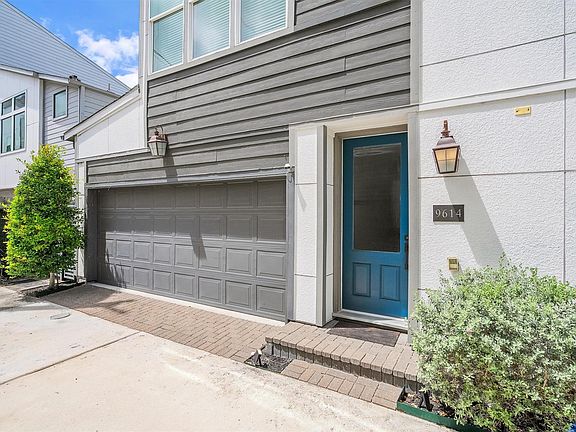 2nd image of 9614 Riddlewood Ln
