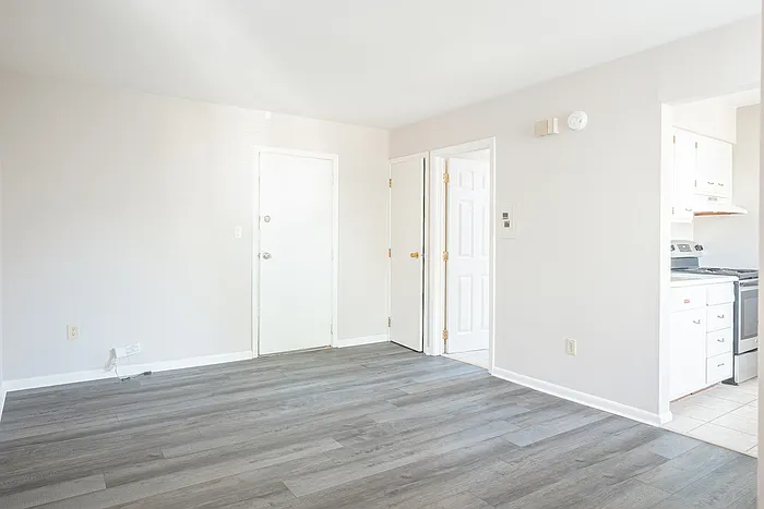 1 bed, 1.0 bath, $900 — Photo 3