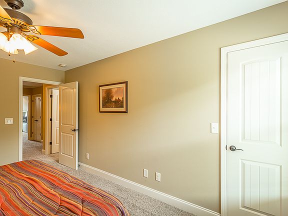 4th image of 2719 Waterhaven Dr