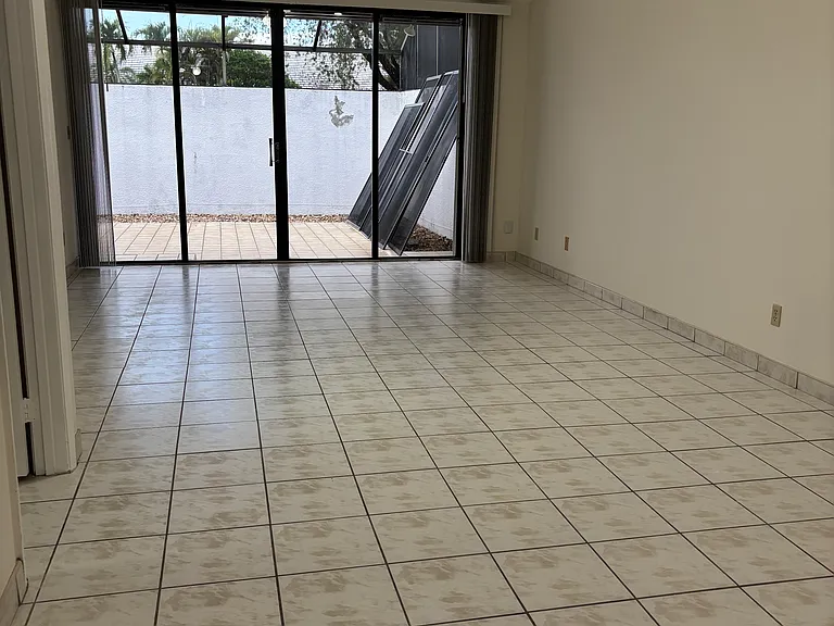 12331 SW 148th Ter — Photo 6