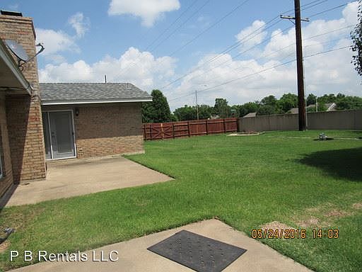 3rd image of 8002 NW Lawton Ave