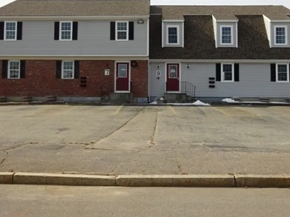 7-7 Saint Margarets St, Buzzards Bay, MA 02532