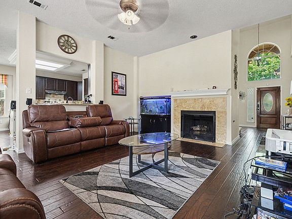 2nd image of 1206 Brook Dr