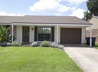 207 Plaza Village Dr, Lafayette, LA 70506