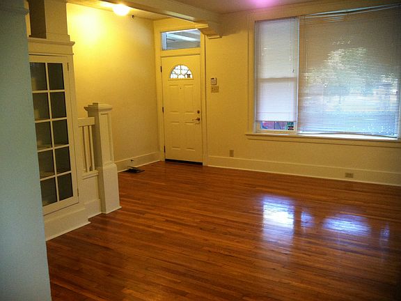 3rd image of 319 N Murtland St