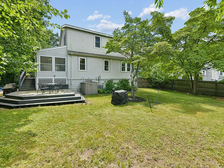 55 McCormack Ave — Photo 27