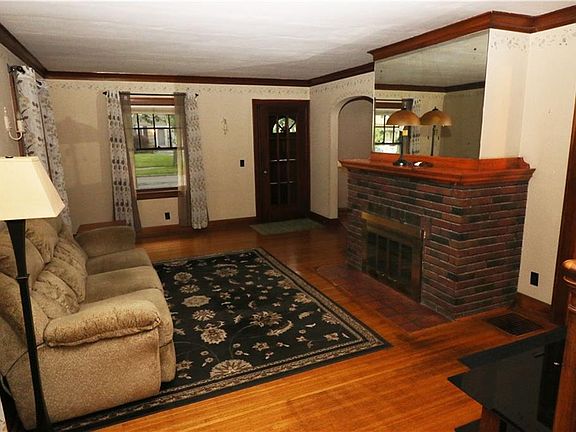 4th image of 145 Irvington Rd